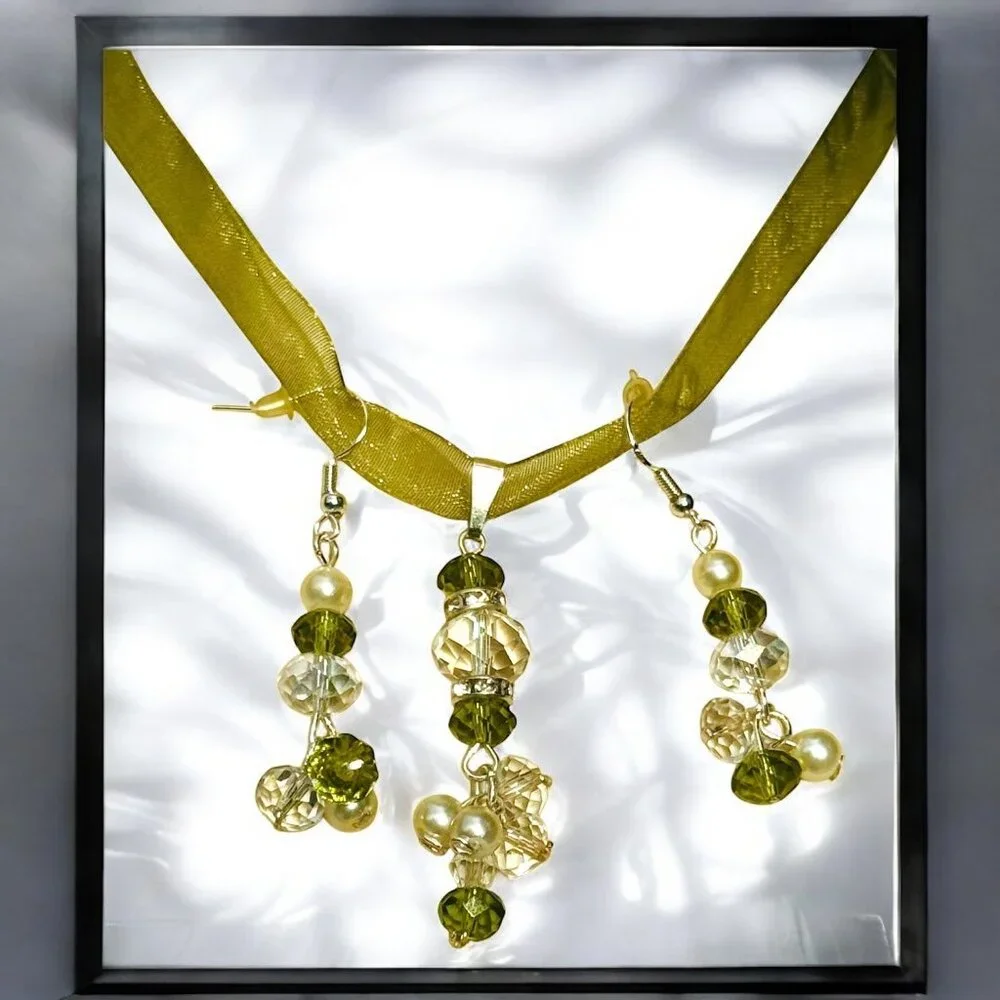 Handmade Sterling Silver Earrings W/ Freshwater Pearls & Green Multifaceted Crys - Picture 12 of 15